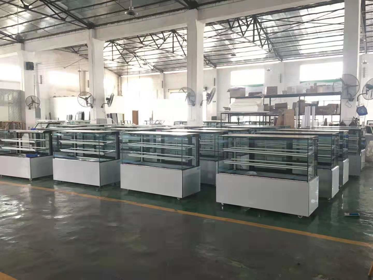 Green & Health Curved Glass Bakery Cake Display Freezer With 500L