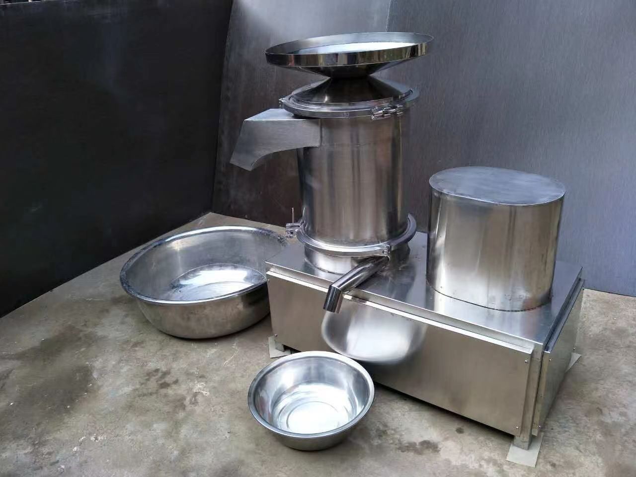 Stainless Steel Automatic Egg Breaking Machine Eggs White Yolk Separator