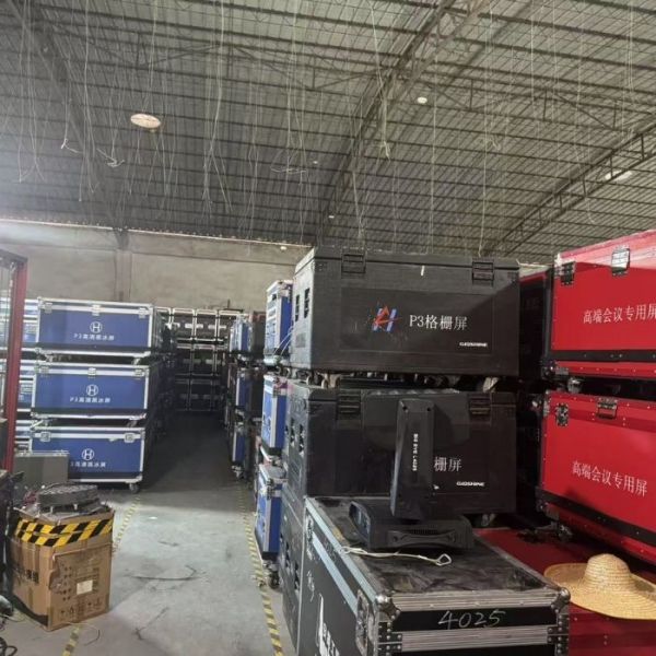 Professional Line Array Speaker Omnidirectional Space Efficiency Line Array System