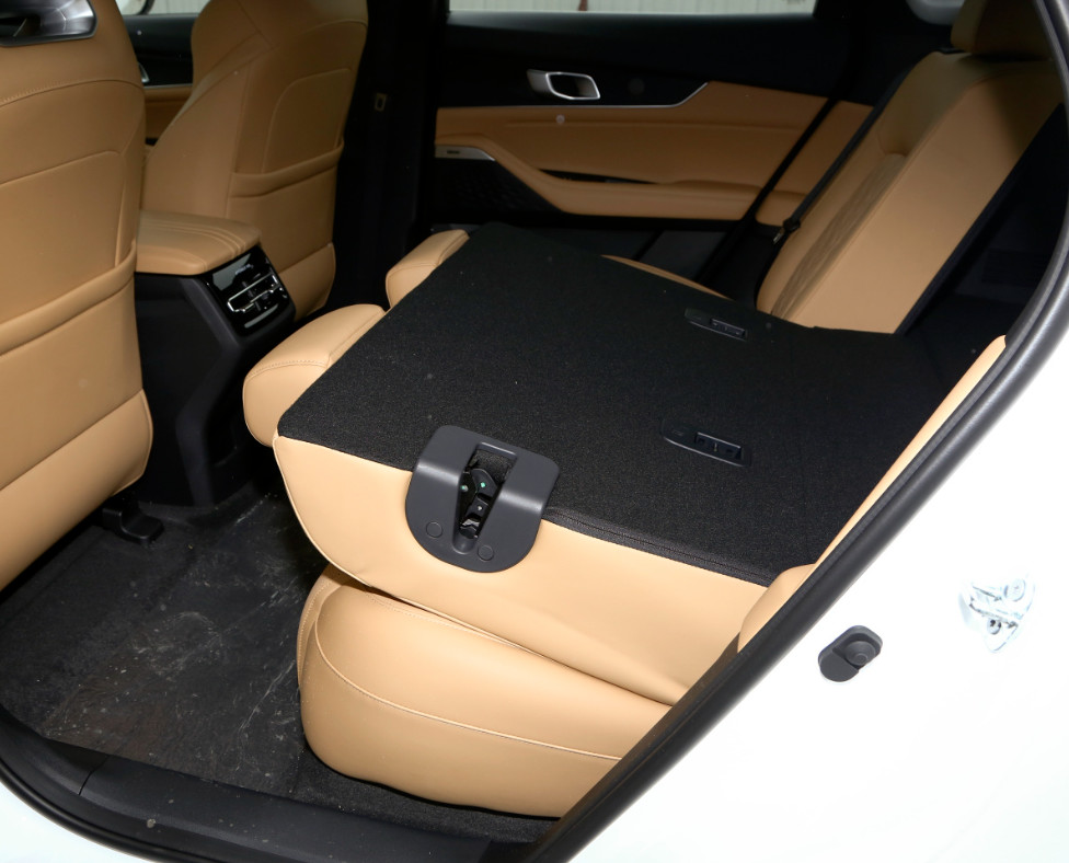 8 Gear Automatic Manual UNIK 2.0T 2021 Excellence Version 5 Door 5 seats SUV