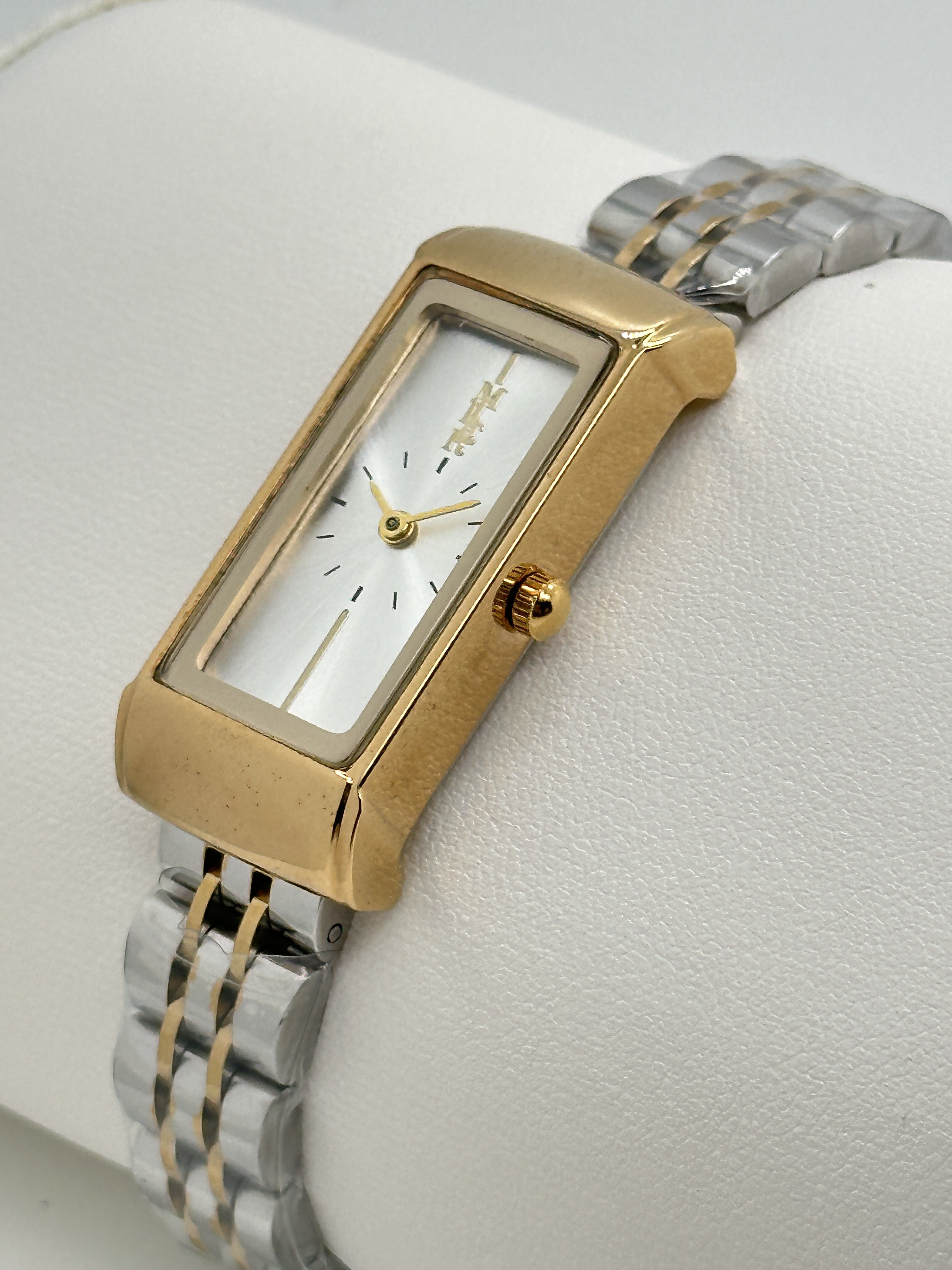 Waterproof Coaches Ladies Quartz Wristwatch With Hook Buckle Leather Band