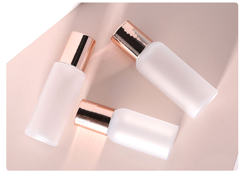 Customized 100ml Plastic Cosmetic Bottles Empty Aromatherapy Bottle With Electroplate