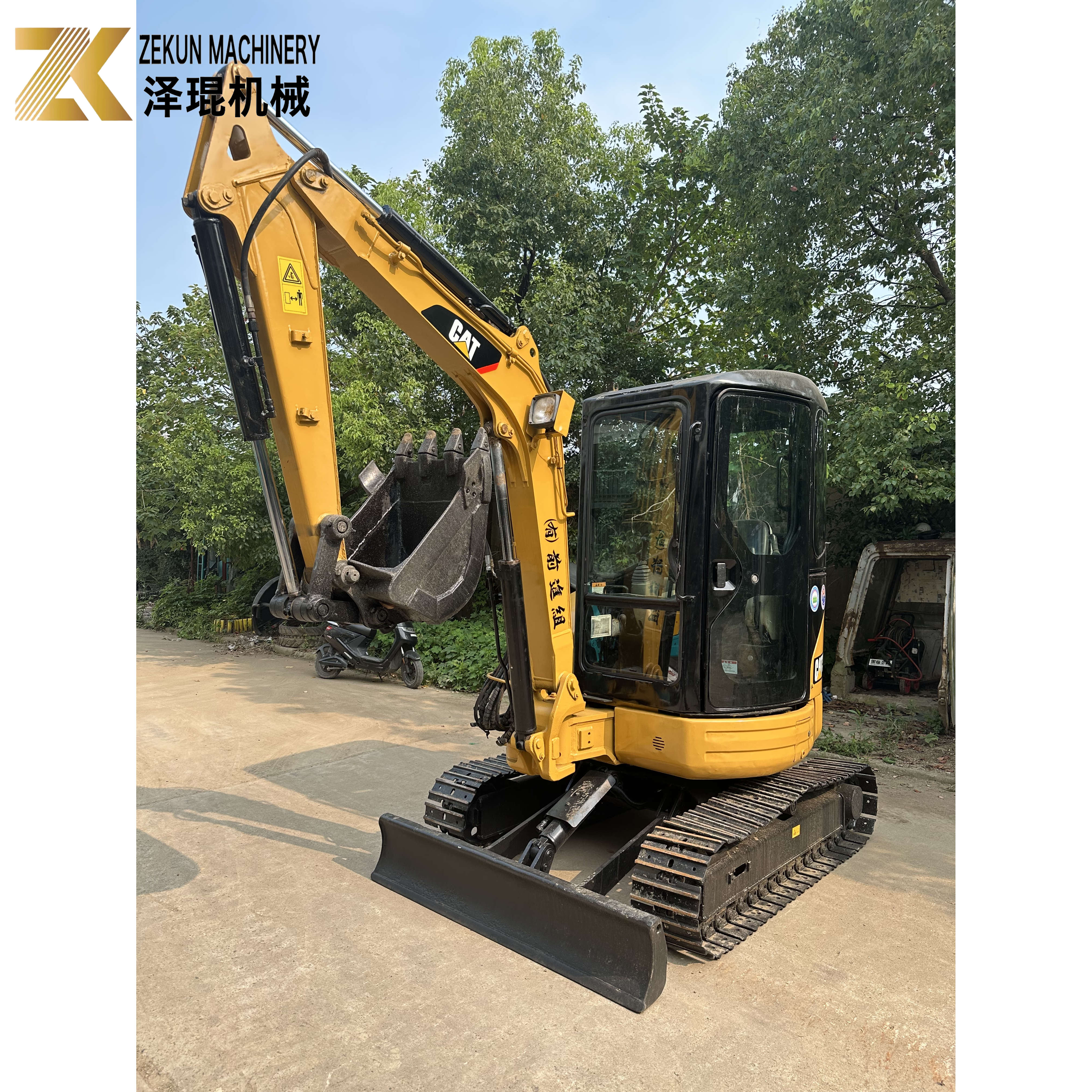 Used Caterpillar Cat 303 Mini Tracked Excavator With 0.12M3 Bucket In 2020