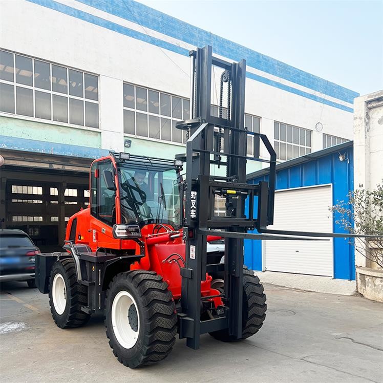 Industrial 5T Diesel Powered Forklift , Off Road Rough Terrain Fork Truck