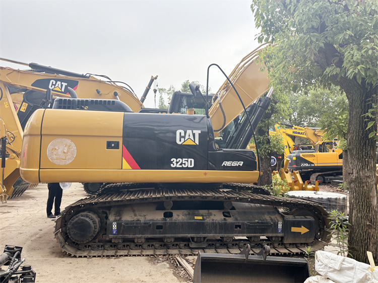 Cat 325D Excavator Made in Japan Good Condition with 2707 Working Hours in Shanghai