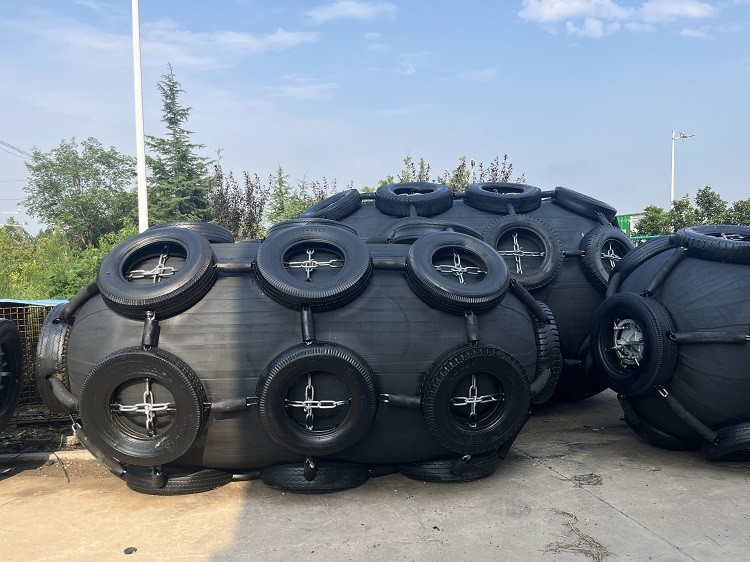 Yokohama Pneumatic Dock Fender With Enhanced Abrasion And Corrosion Resistance