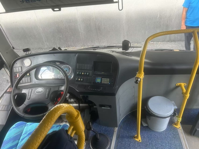 Yutong City Bus Diesel Yuchai Engine ZK6125 Double Door 43 Seaters 98 Passengers Leaf Spring