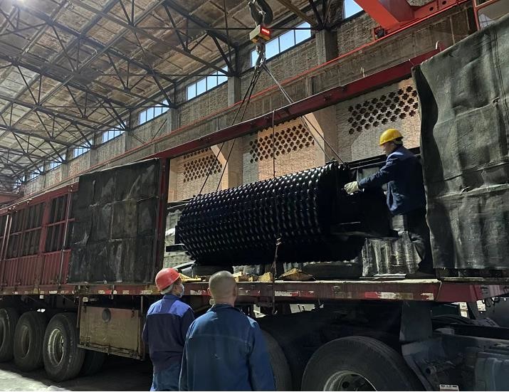 Crushing Limestone Double Tooth Roller Crusher With Capacity 500-700TPH Dual Motor