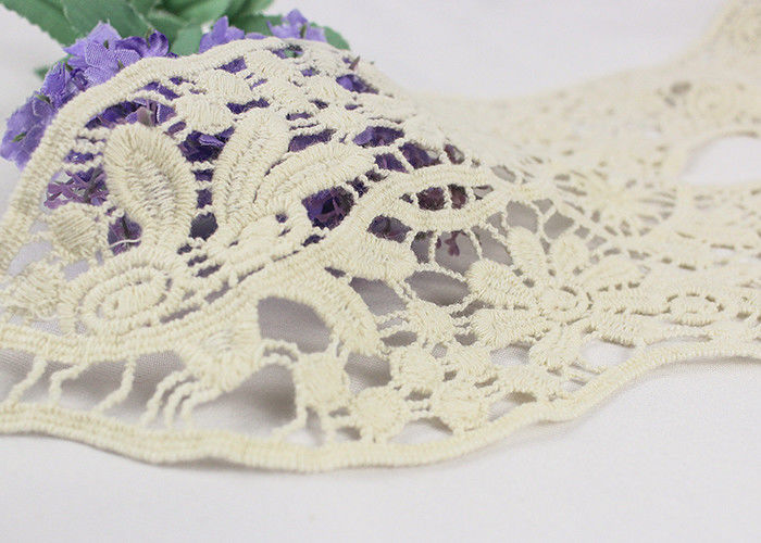 Off White Cotton Floral Embroidered Lace Appliques For Lady Dress Gown Backside