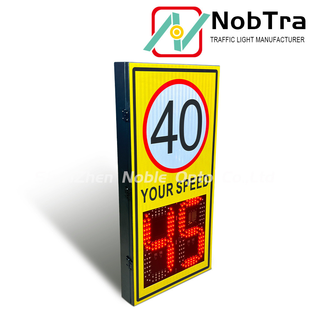 Pole Or Trailer Mount Solar Powered Radar Speed Signs with W Waveform Detects Moving Vehicles and 140 Pcs LED Quantities