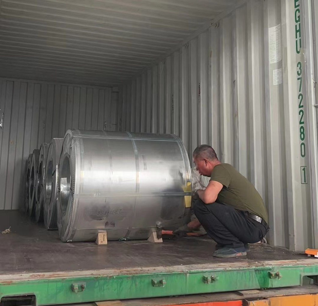 0.8mm 1mm Thickness ASTM Mirror Surface PVC Film 201 202 304 304L 316 316L 410 420 430 Stainless Steel Coil