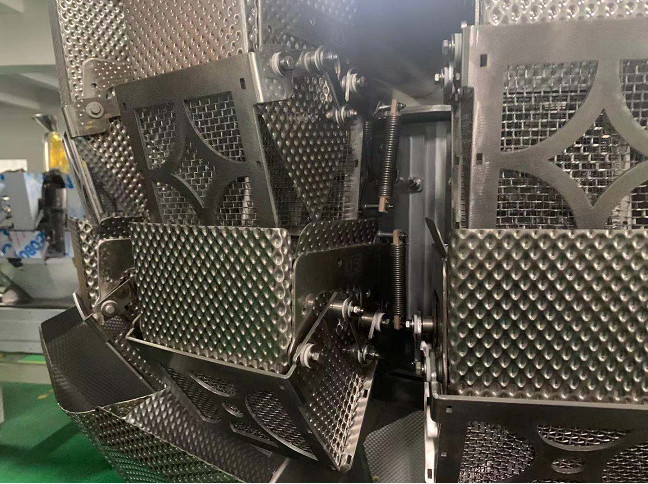 Sticky Fresh Chicken Multihead Weigher With Scraper Bucket Customized Linear Plate