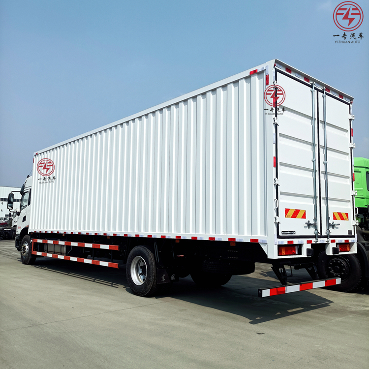 4.2-5.3m Cargo Tank Length Diesel Fuel Type Cargo Truck for Commercial Materials Transport