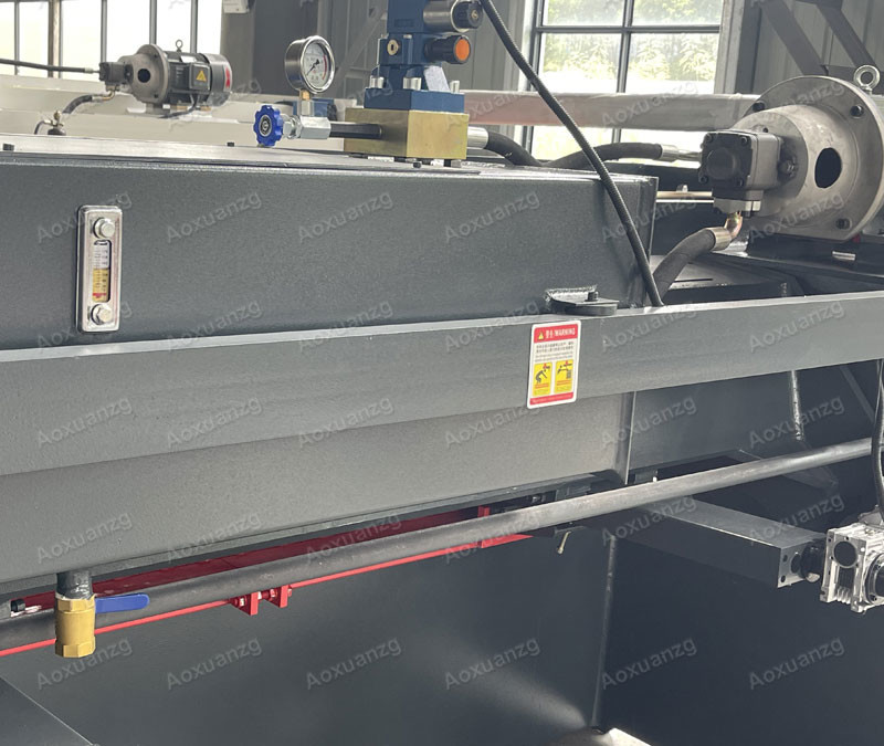 CNC Hydraulic Swing Shearing Machine 4mm Cutting Thickness 2500mm Cutting Width