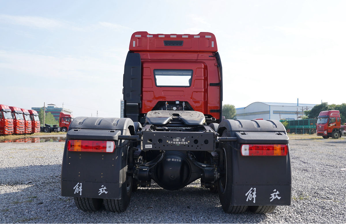 Used FAW J6P Tractor Low Power High Efficiency And Reliability Combined