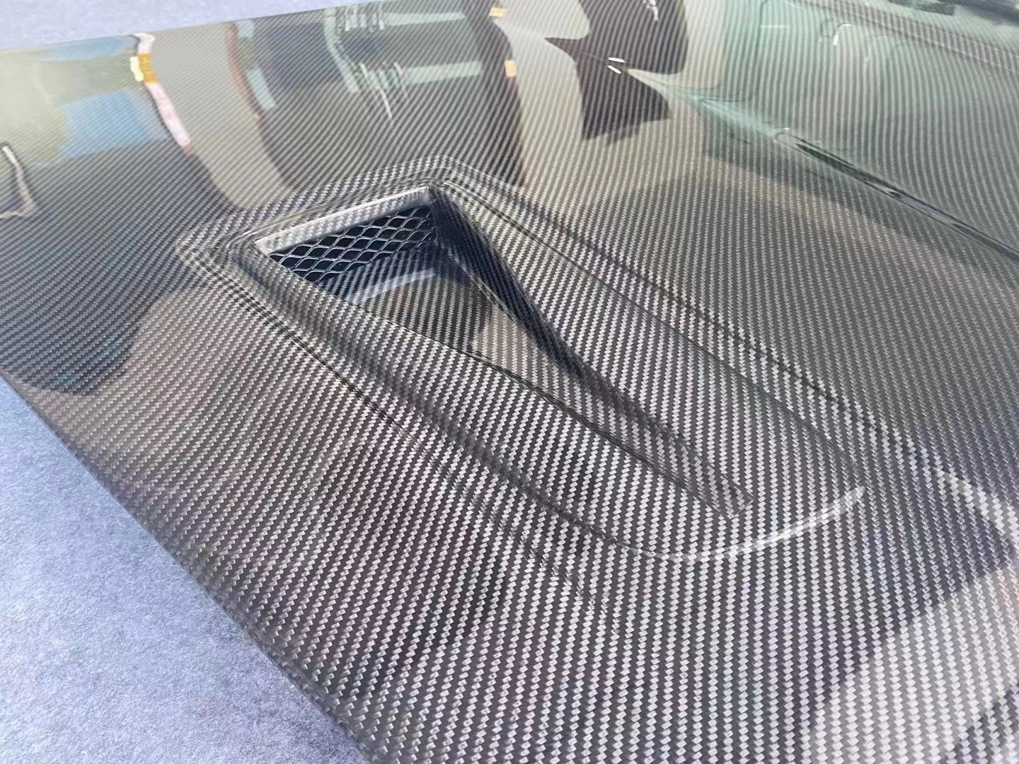 High Quality Carbon Fiber Cover for Porsche 718 Boxster Carbon Fiber Engine Hatch 718 Upgrade GT4 Cover