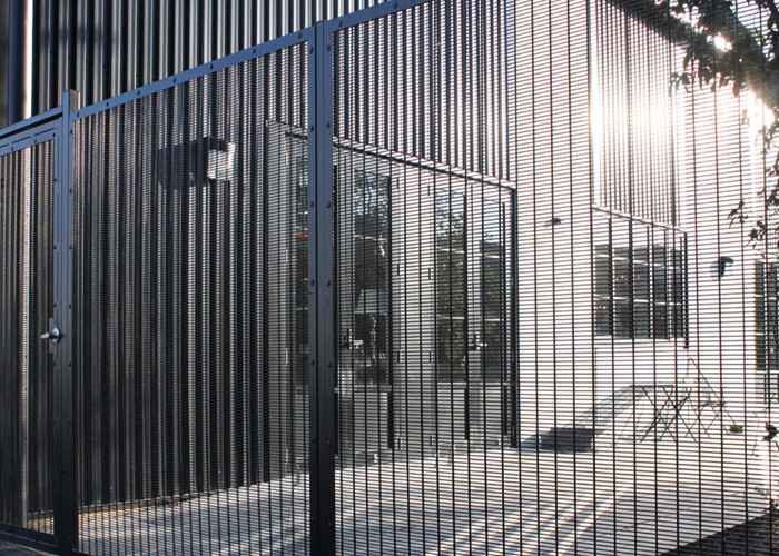Hot Dipped Galvanized Industrial 4mm 358 High Security Fence
