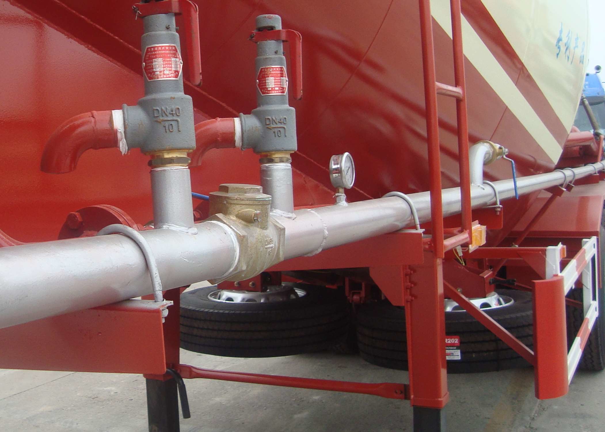 371 HP Power Heavy Duty Semi Trailers 6X4 Cement Truck ZF Steering Gear