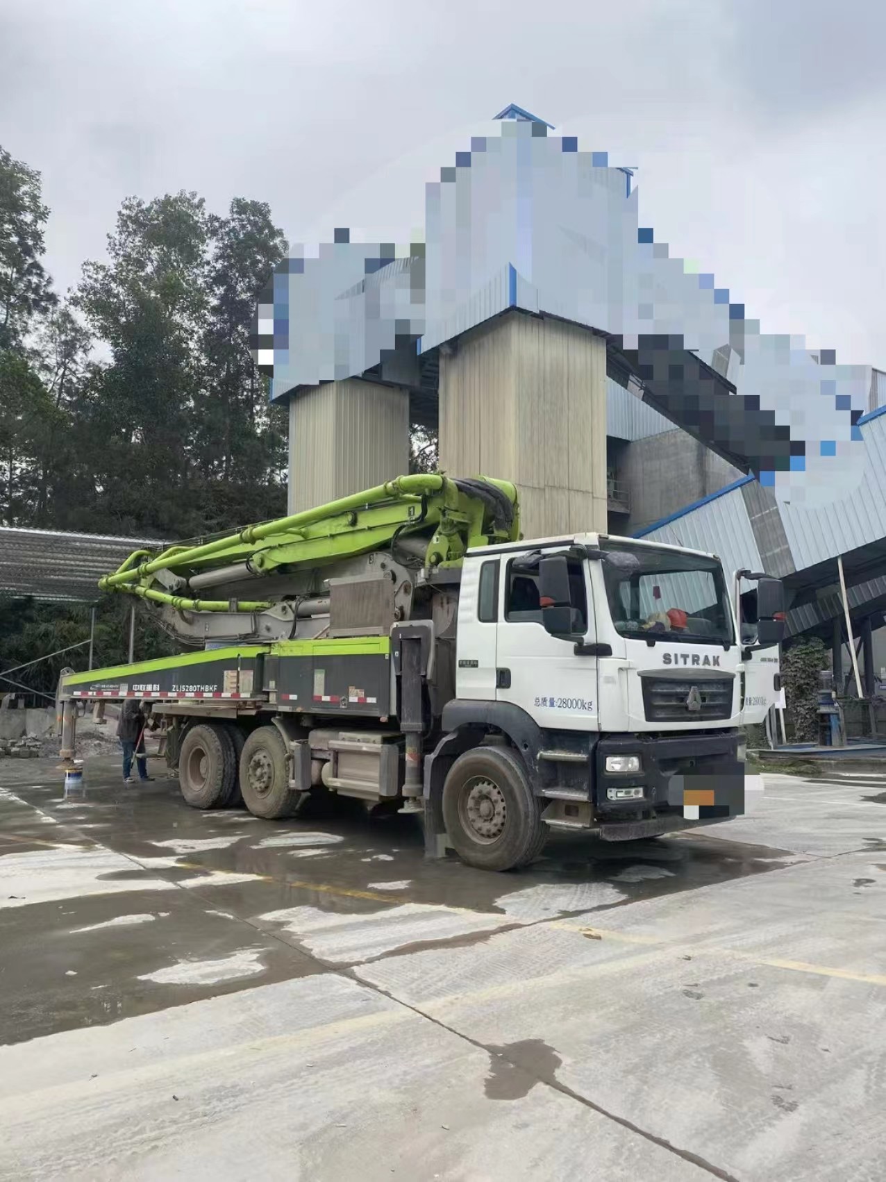 Zoomlion 2022 40m Shandeka chassis concrete pump truck high efficiency pumping price discount