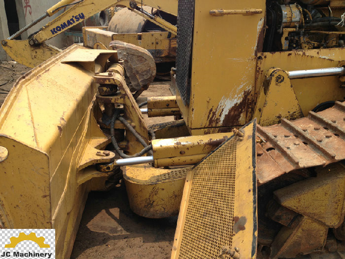 High Speed D6M Used Cat Bulldozer With U Shape Blade Power Shift Transmission