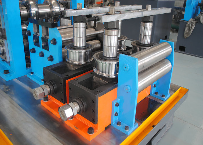 ERW Round Carbon Steel Pipe Making Machine With Worm Adjustment High Precision
