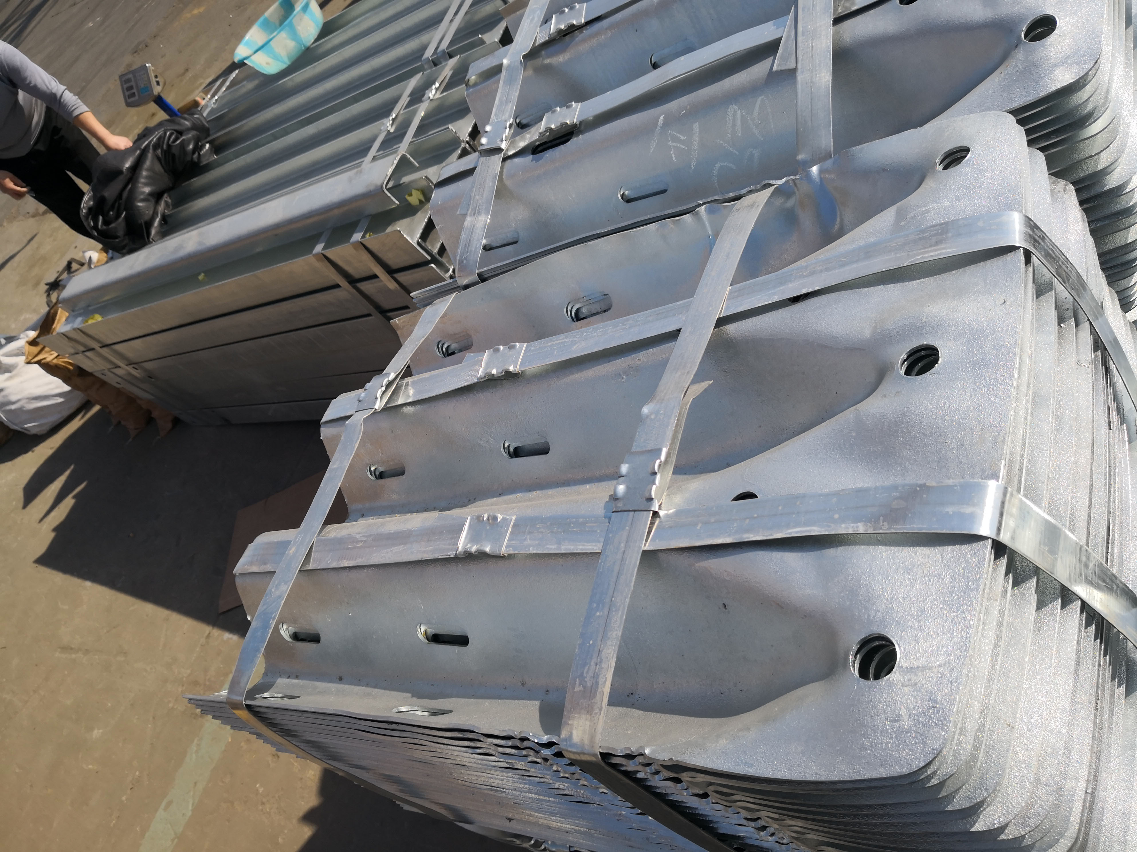 Outdoor Security Galvanized Steel Highway Guardrail Bridge End with Traffic Safety