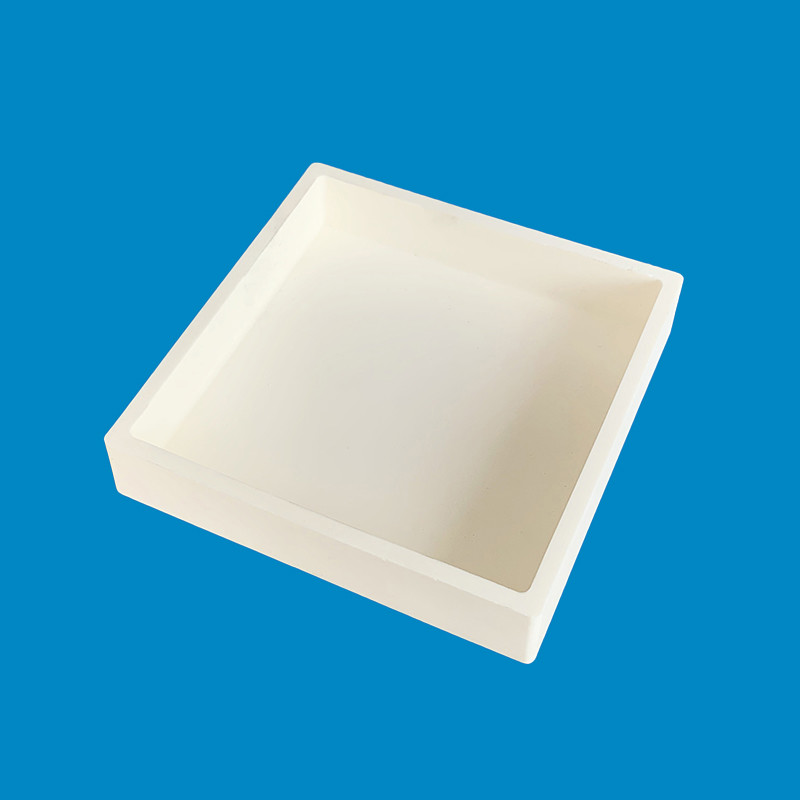 Long Lifespan Refractory Alumina Cylindrical Crucible Wear Resistant For Analyzing And Firing