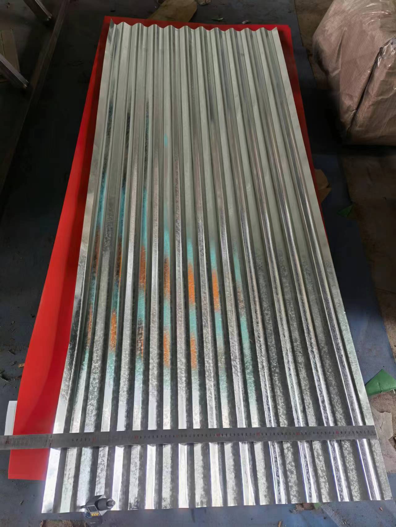 ASTM/AISI/SGCC/CGCC/TDC51DZM/TDC52DTS350GD/TS550GD/DX51D Z Q195-q345 GI Corrugated Roofing Sheets for Mobile House Panel