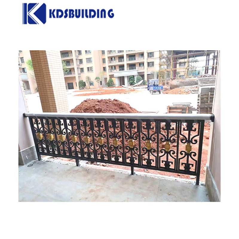 China Supplier Waterproof Hurricane Impact Stair Garden Fence Panels Outdoor Temporary Fencing