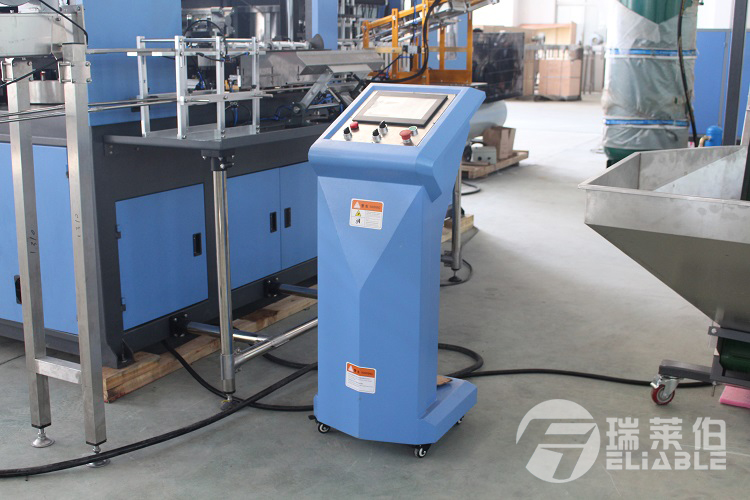 6 Cavacity Automatic Extrusion Blow Molding Machine 3 Phase For Juice Bottle
