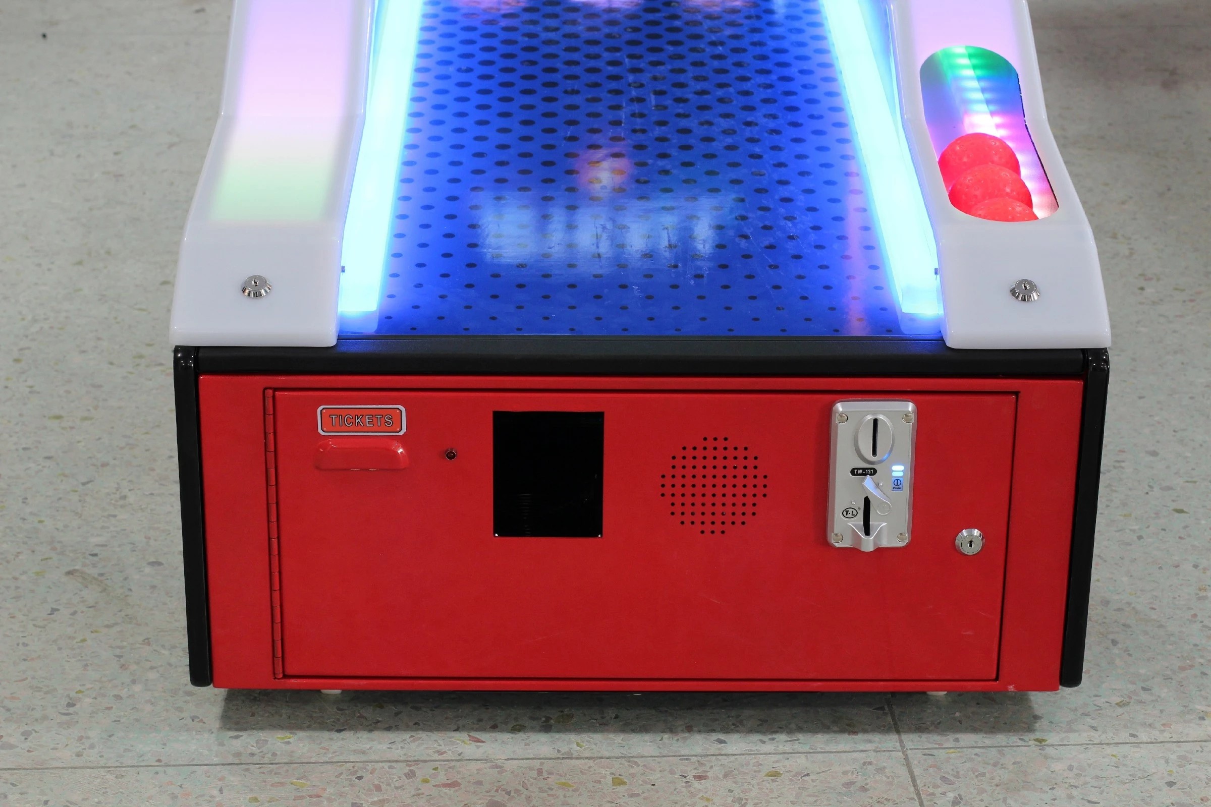 Metal Fiberglass JETBALL Alley Game Machine For Shopping Center