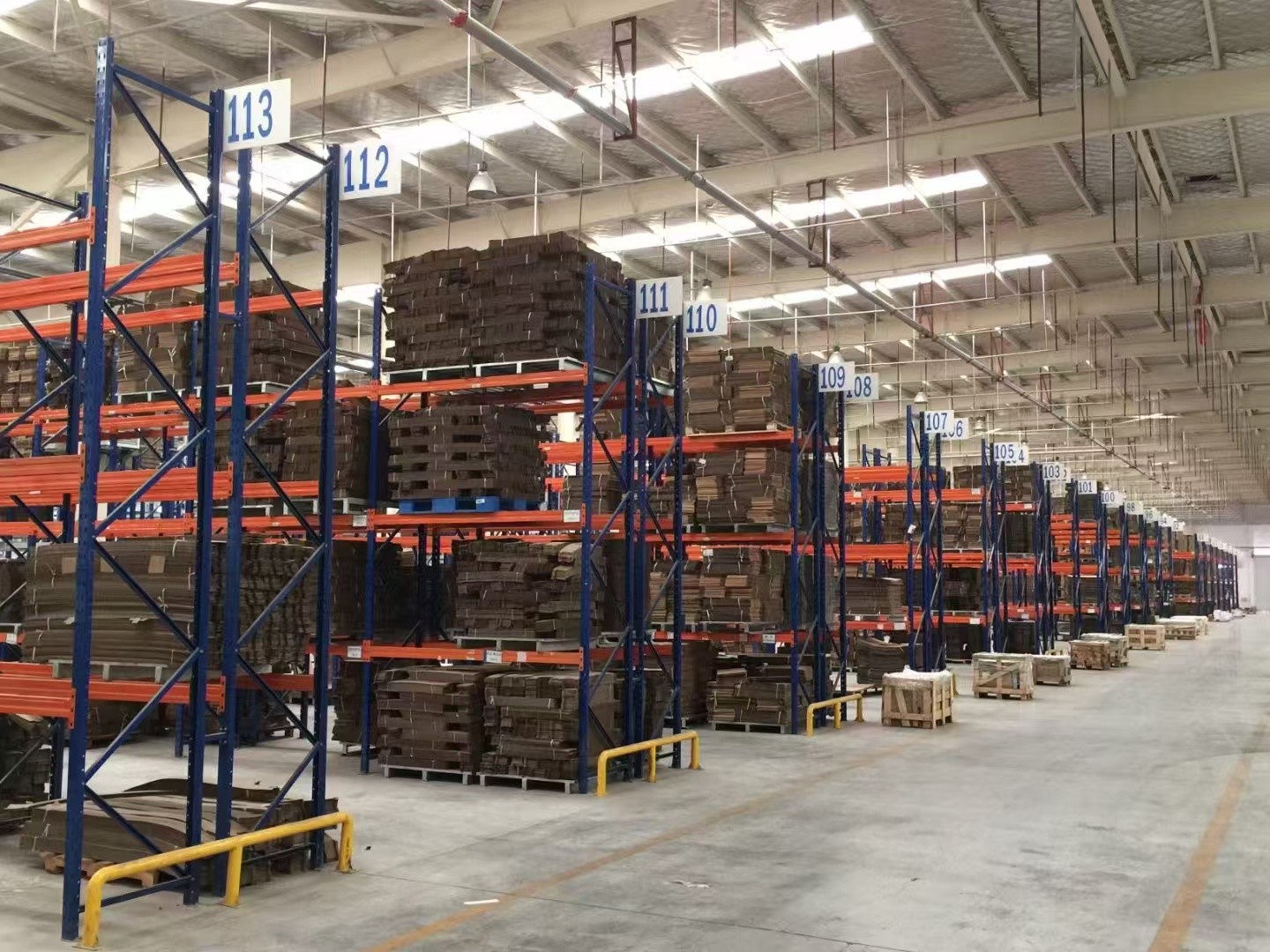 Corrosion Protection Double Deep Pallet Racking System For Density Warehouse Storage