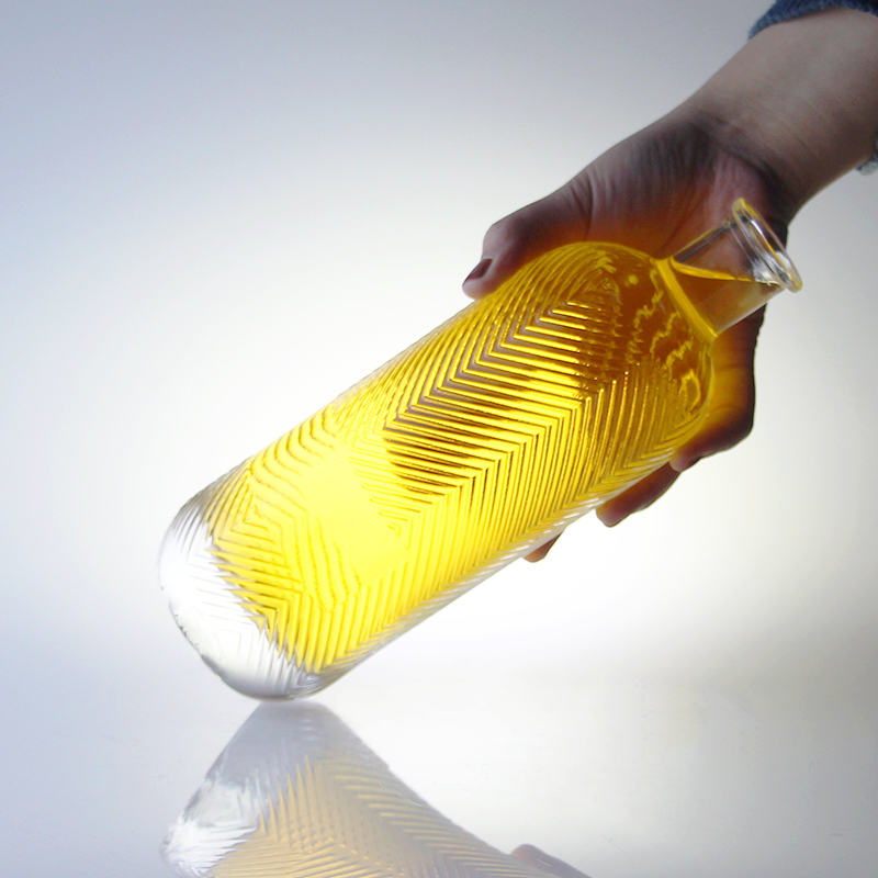 Transparent 750ml Capacity Extra Flint Engraving Glass Bottle With Cork With 500ml Capacity