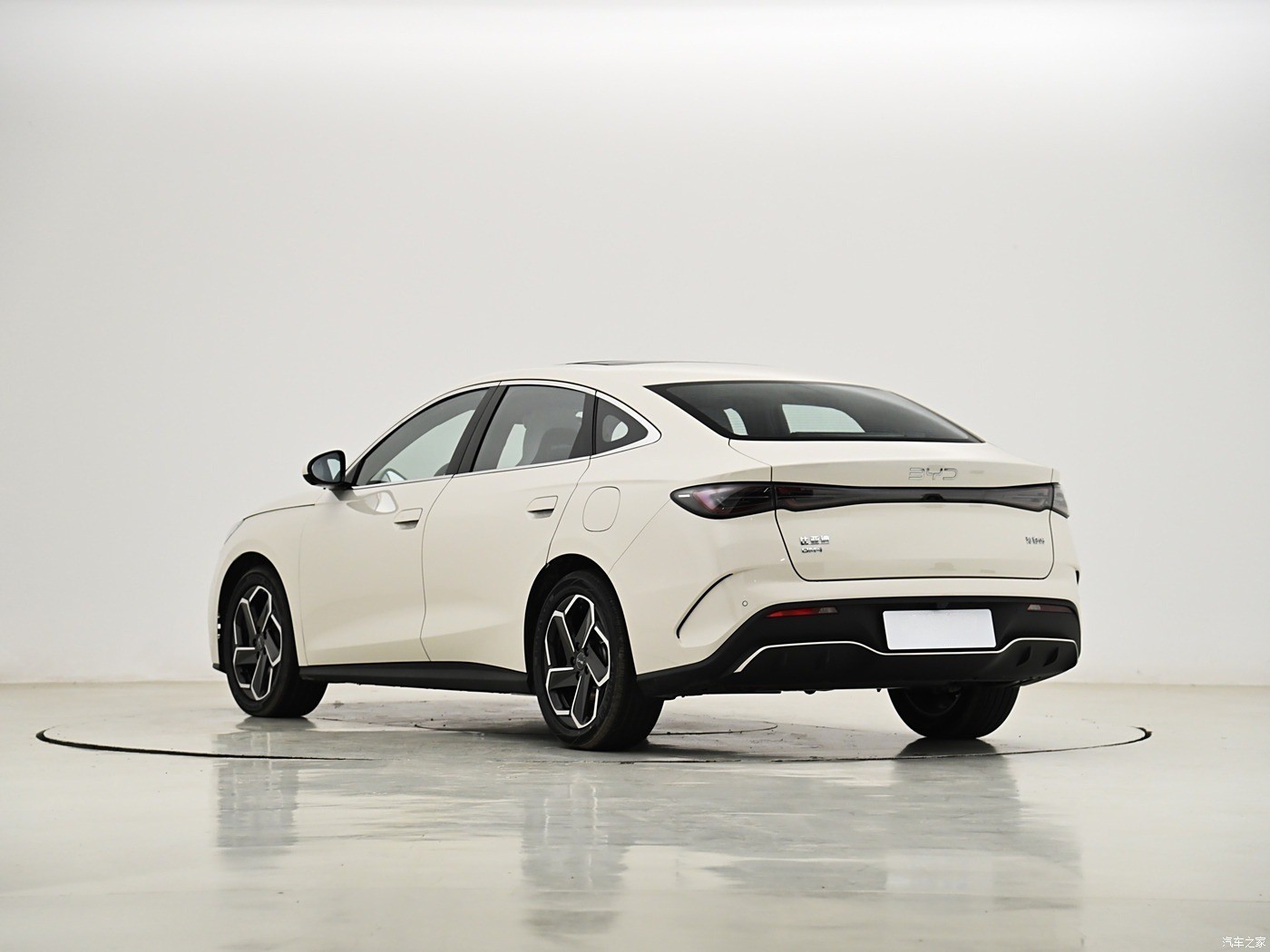 06 DMI Byd Seal Electric Car 1.5L Plug In Hybrid Cars Compact Sedan New Energy Vehicles For Adult