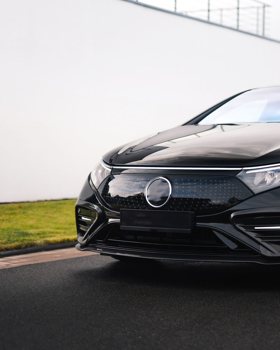 For Mercedes EQS Carbon Fiber Body Kit EQS Upgrade BS Style Carbon Fiber Front Lip Diffuser Spoiler Body Kit