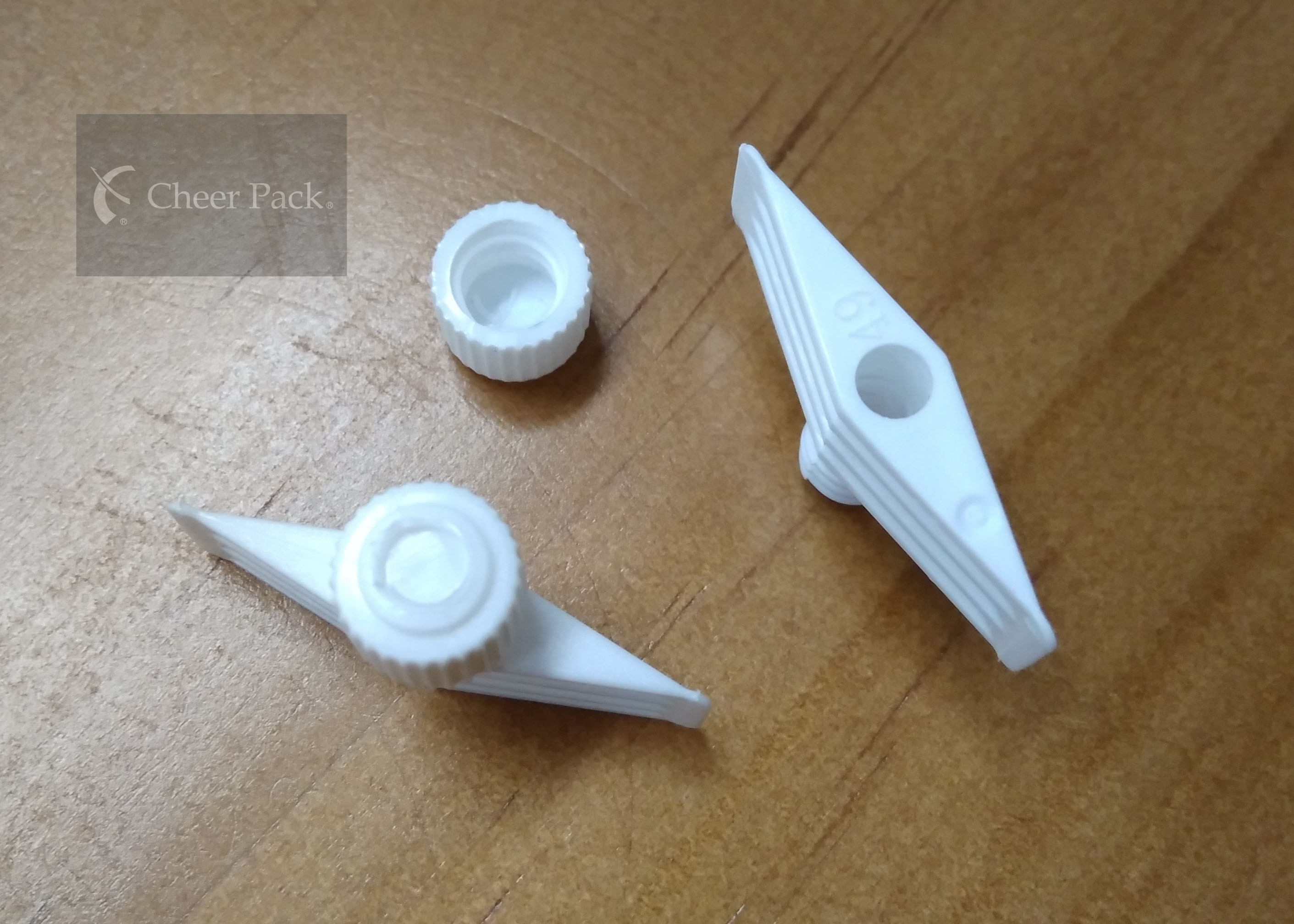 4 Millimeter Diameter Twist Spout Cap For Plastic Doypack , PE Material