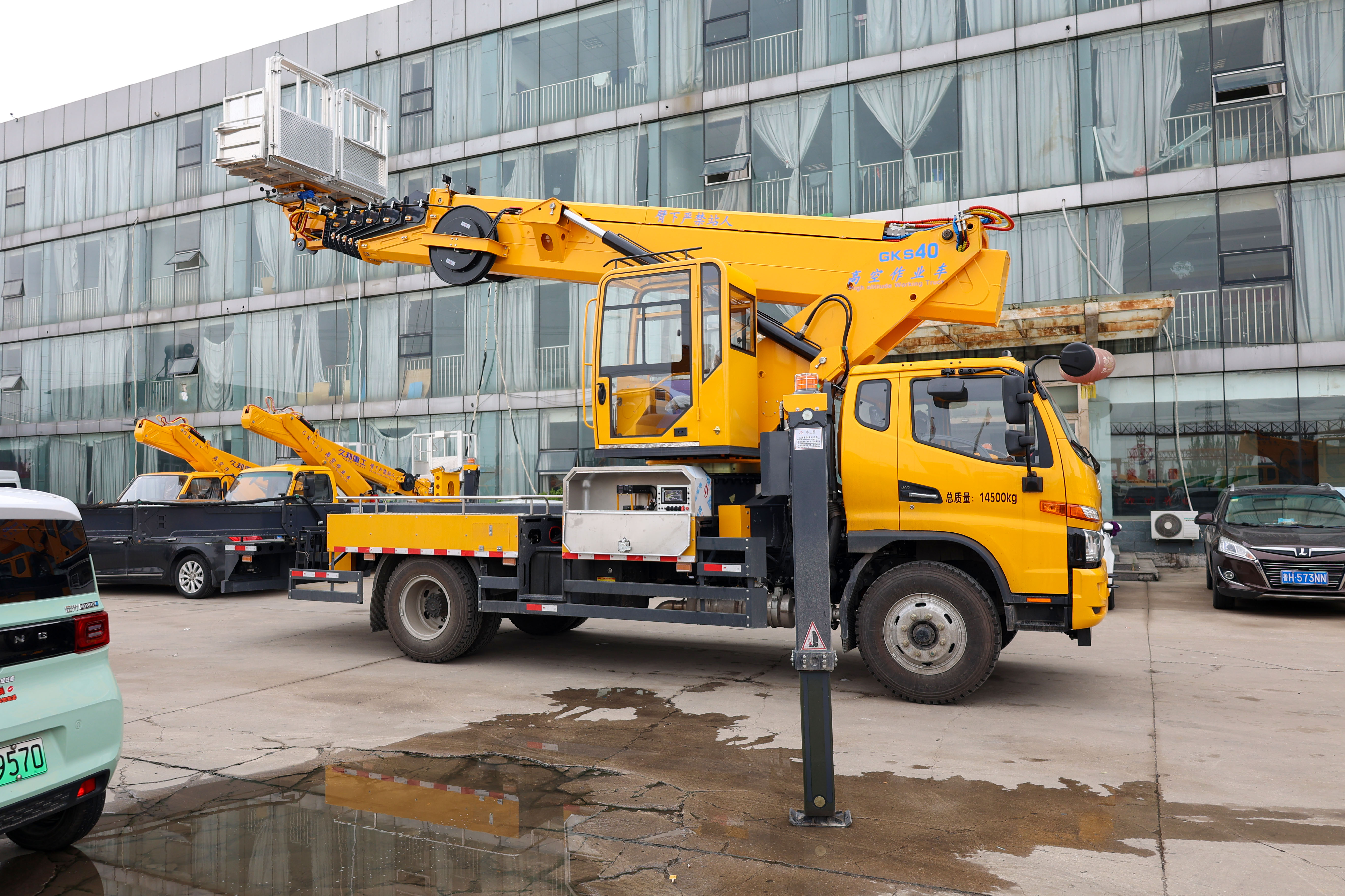 cheap price Jianghuai 40m aerial work vehicle telescopic boom Aerial work lifting equipment with basket