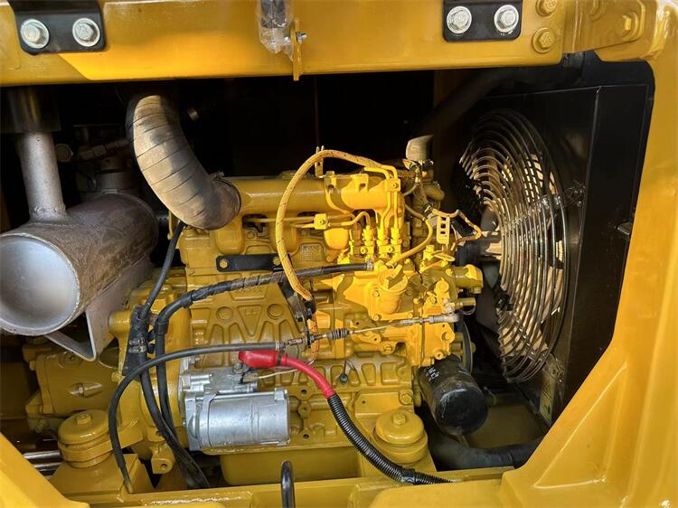 Japan Made Active Used Cat 305.5 Mini Excavator in with Original Hydraulic Valve