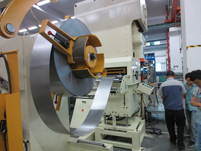 NC servo feeder