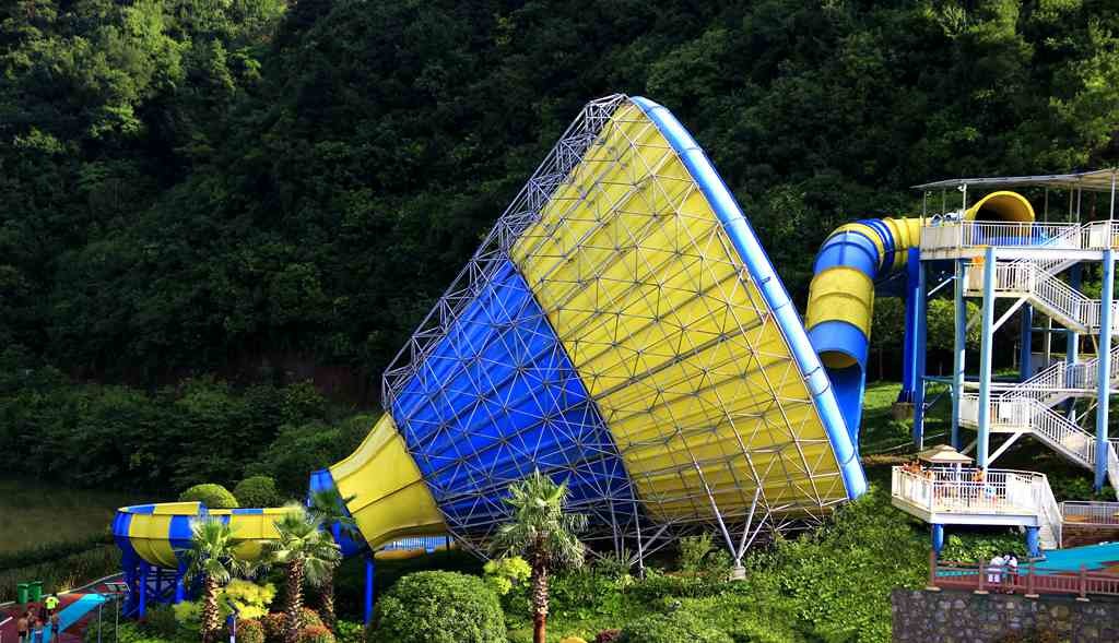 Fiberglass Super Tornado Water Slide 14.6m Platform Height Easy Maintenance for Family Fun