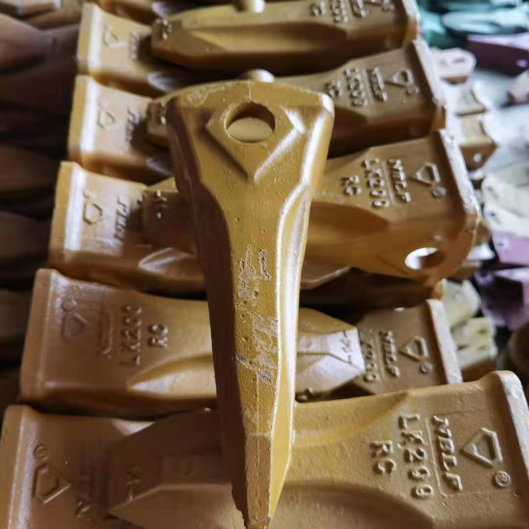 20 ton Excavator Bucket Teeth PC200 Stiff Excavator Bucket Adapter