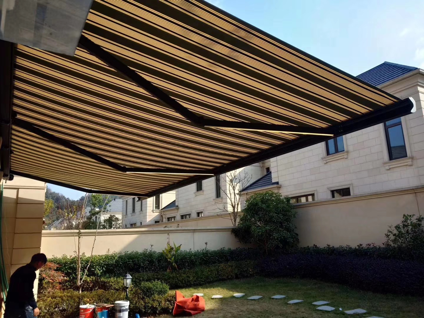 Heavy Duty Maximum Projection 3m Retractable Arm Full Cassette Awning