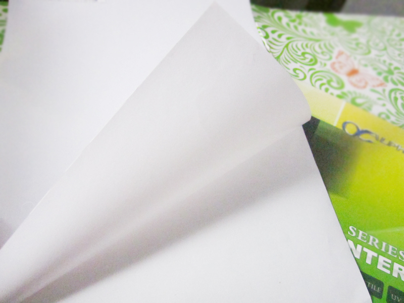 130gsm White Glossy Printable Self Adhesive Vinyl in Roll