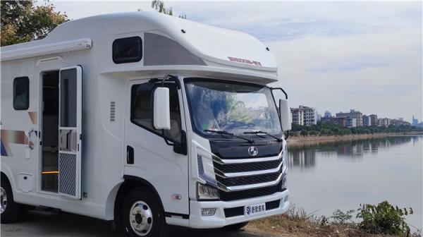 Motorhome Camper RV Caravan Van Fiberglass With Diesel Engine Automatic