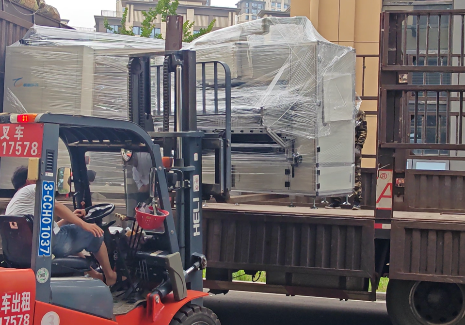 1300mm Touch Screen Cabin Filter Paper Piece Slitting Machine