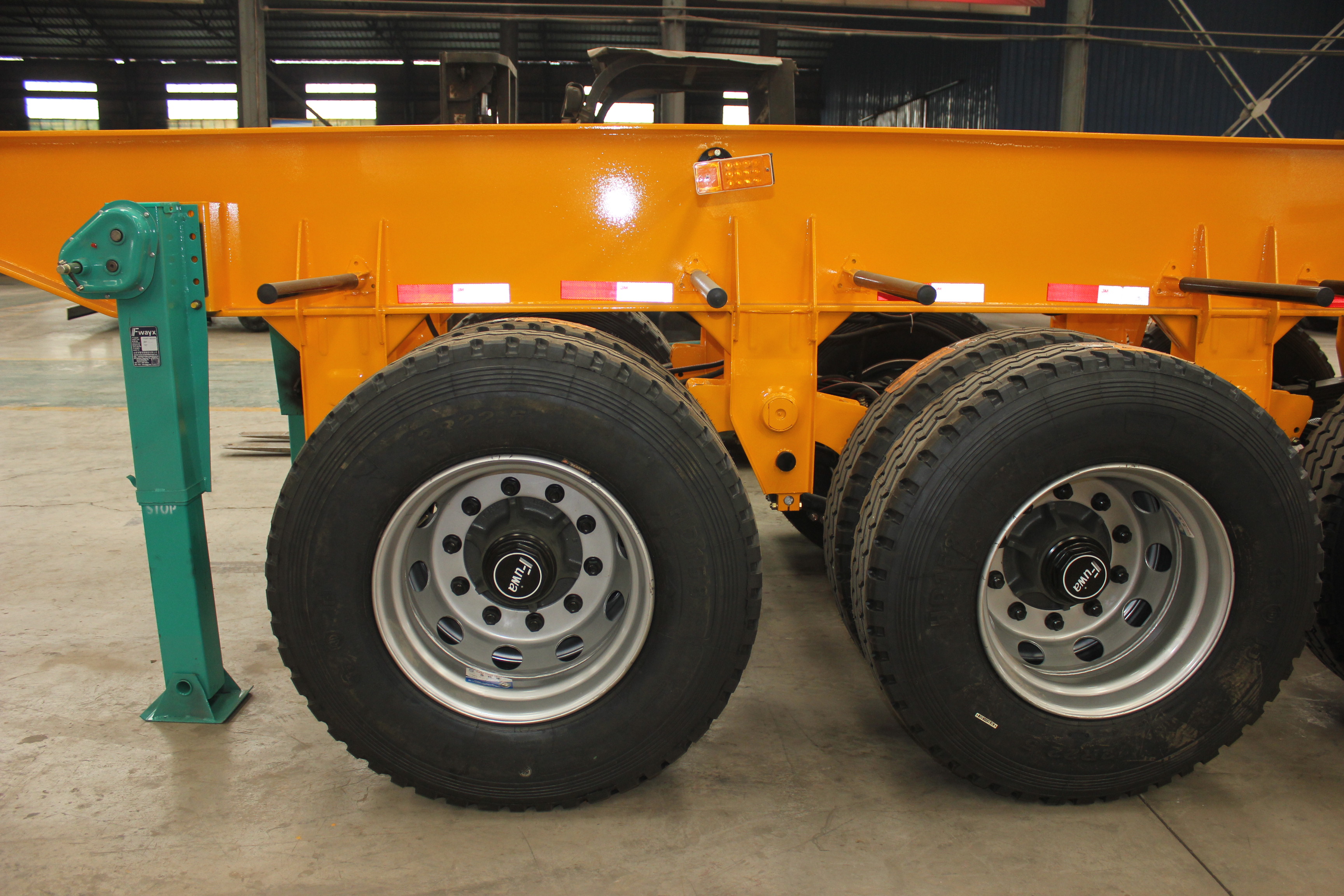 Interlink Flatbed Container Semi Trailer with Custom Colors and 235/75R15/2 Tires