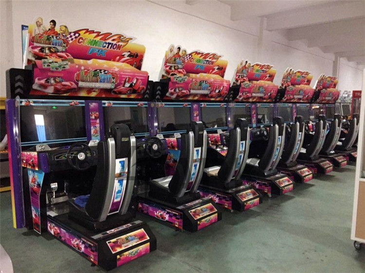 OutRun Arcade Game Review - Cabaret version - Classic Arcade Racing Game Review