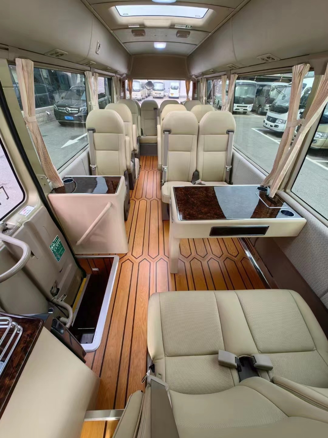 Toyota Coaster 17-seater tourist bus business reception bus gasoline rear drive 4×2 manual transmission