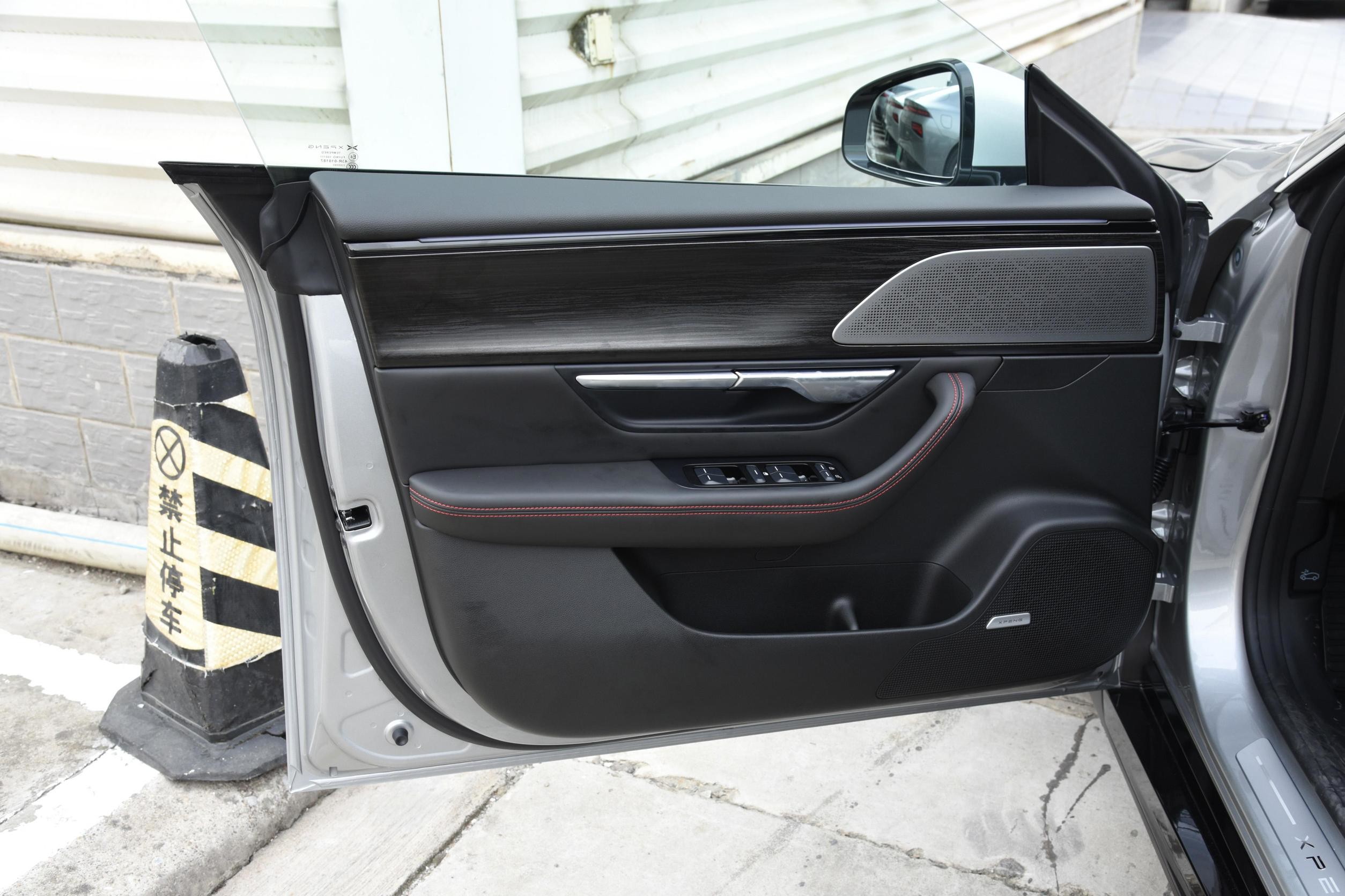 New Energy Car Auto Xpeng P7 2022 586G In Stock 4 Wheel Chinese Cars Electric Vehicle Adult High Speed xiaopeng p7