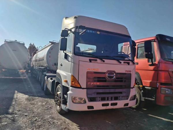 Used Tractor Head For Africa Hino 700 Leaf Spring High Roof Cabin 6*4 Heavy Duty